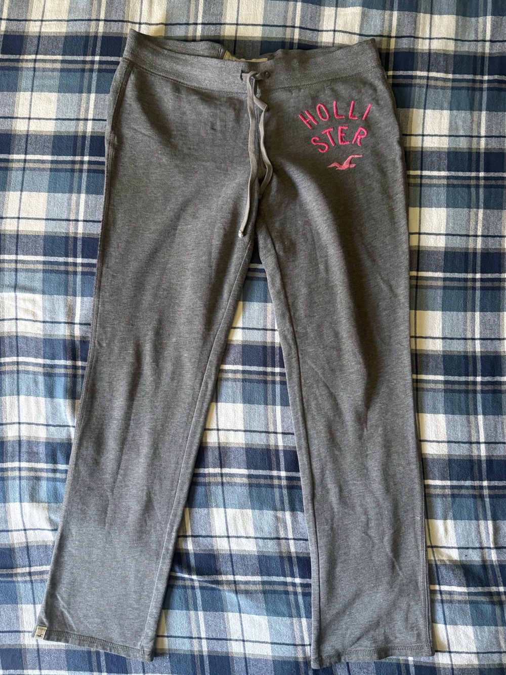 Hollister women’s Gray Sweatpants with Pink Logo Accent